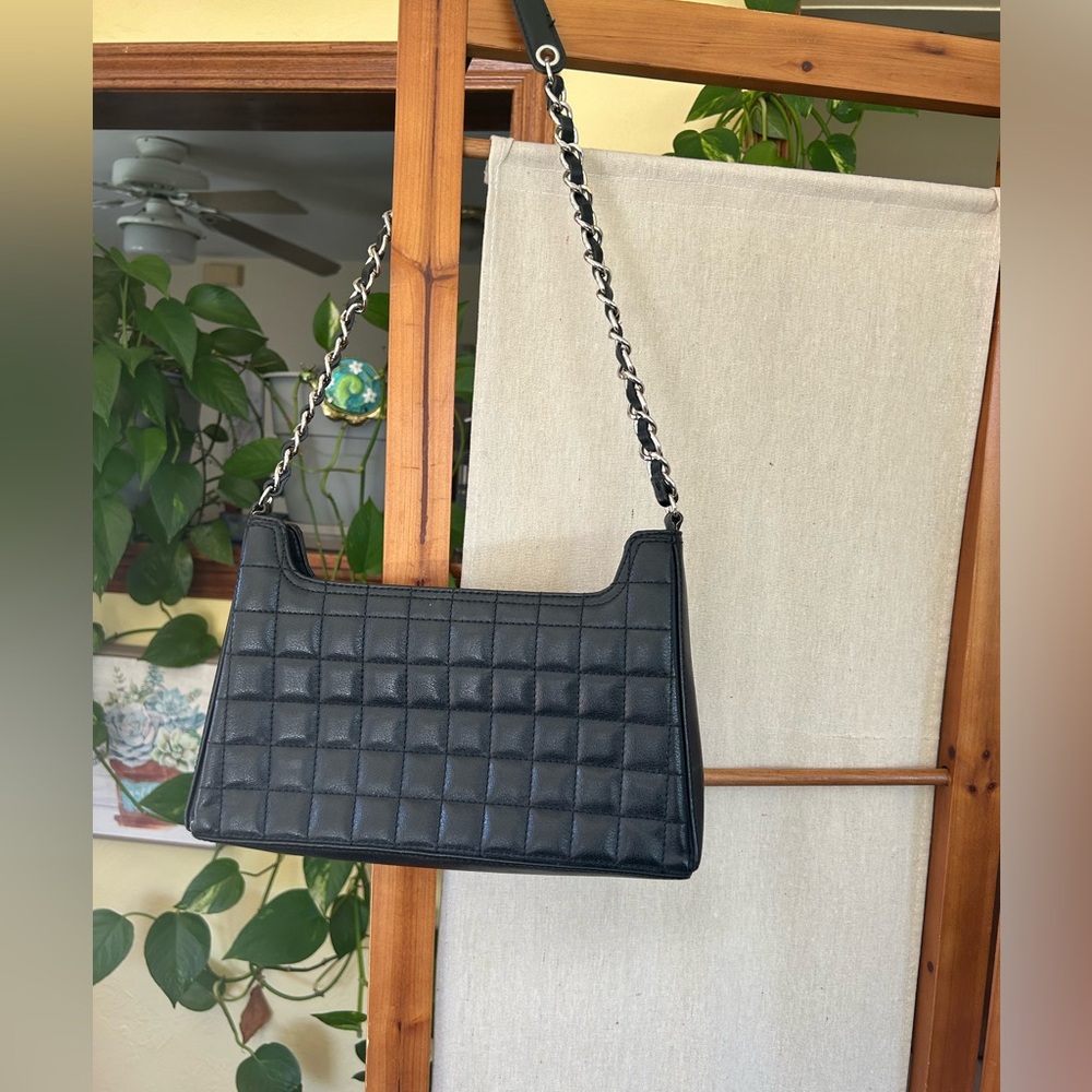 👛Liz Claiborne quilted shoulder bag